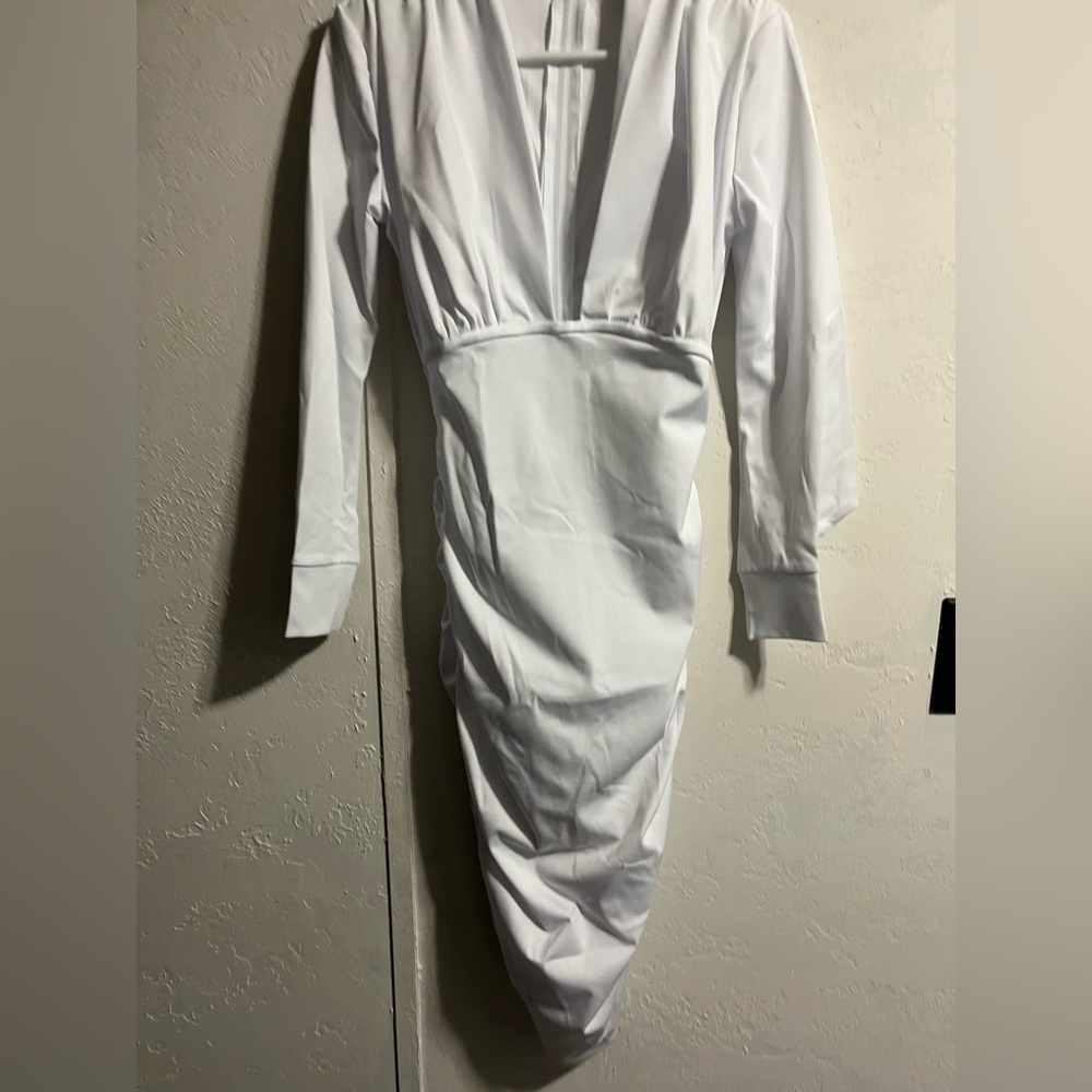 Elegant White Long Sleeve Dress